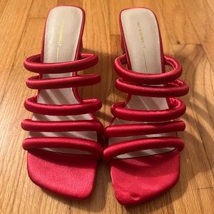 NWOT Intentionally Blank Hot Pink Willow III Sandals Size 9